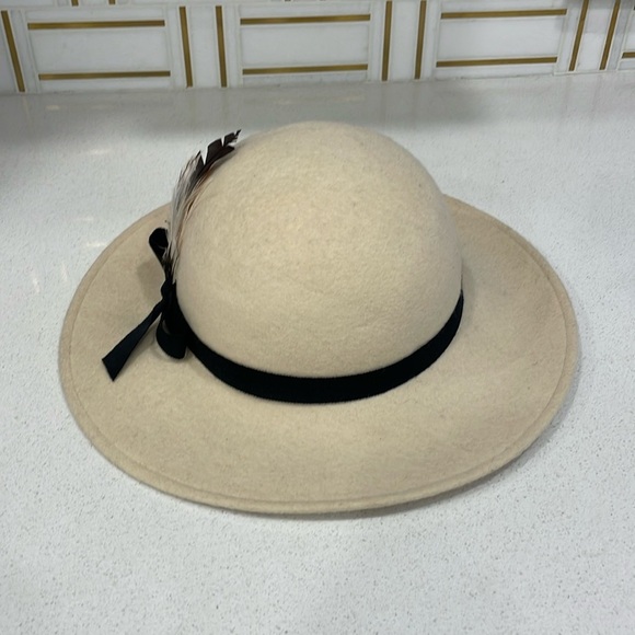 Vintage Cream Hat - Picture 1 of 12